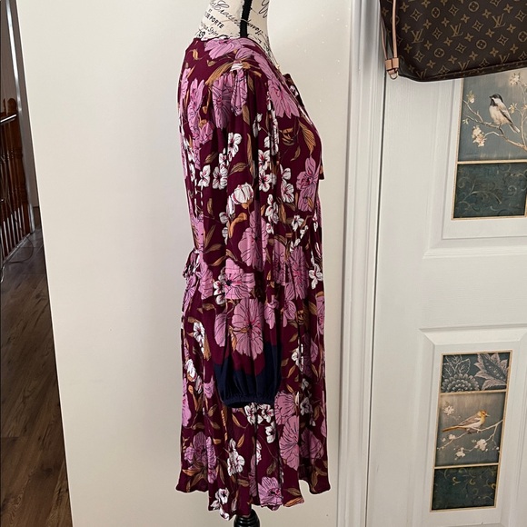 Chic Floral Long Sleeve Dress in Burgundy and Pink - Picture 3 of 14